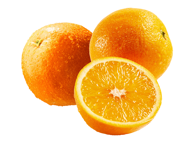 Kaksi kokonaista appelsiinia ja yksi puolitettu appelsiini mustalla taustalla