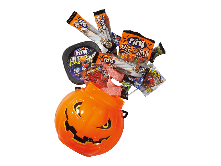 Halloween-kurpitsasanko täynnä erilaisia Fini-makeisia.