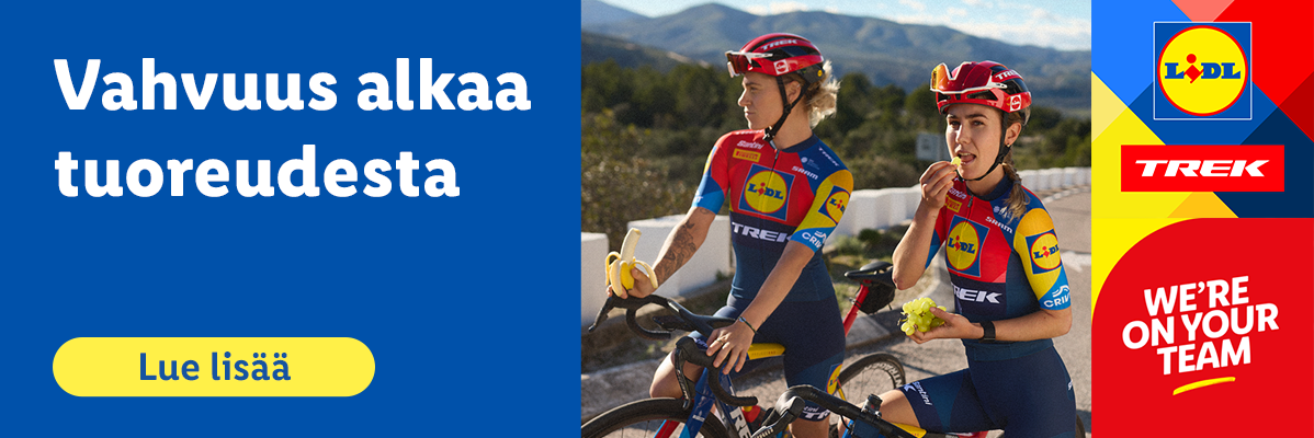 Lidl-Trek -pyöräilijät syövät hedelmiä. Sponsoroitu kuva.